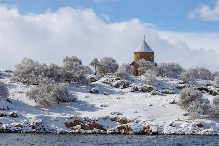 Akdamar Adasında kış…