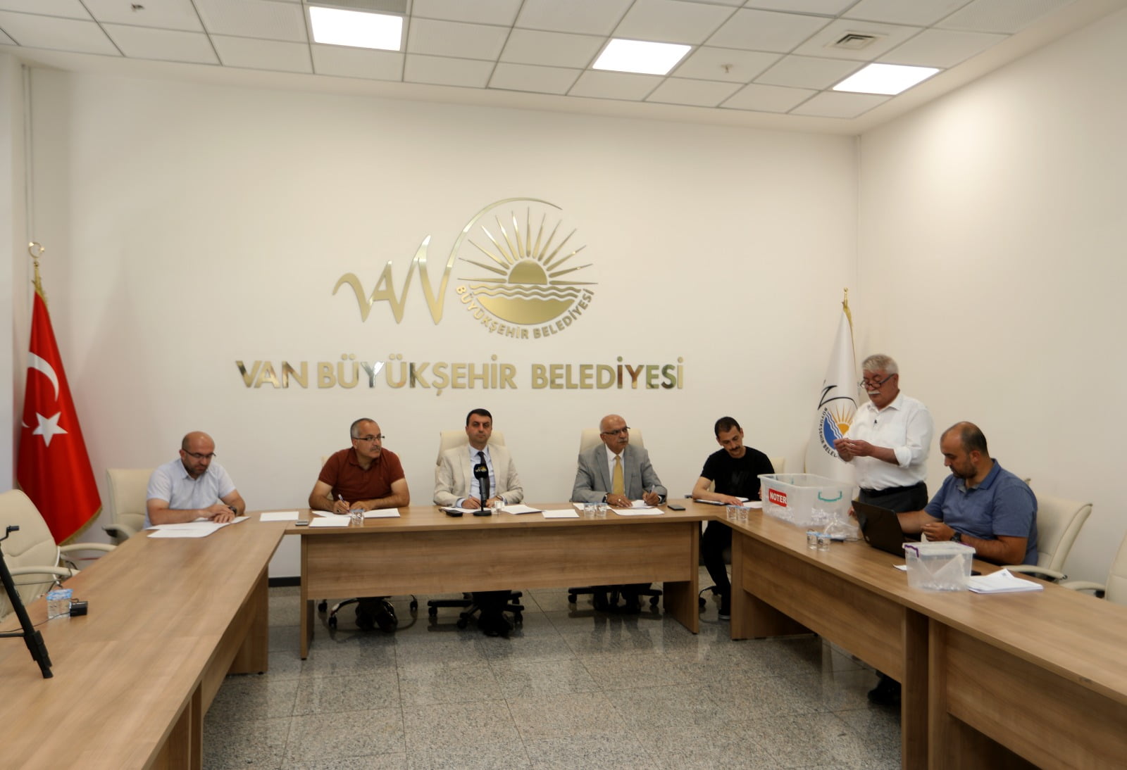 Van Büyükşehir’de 90 mevsimlik işçinin kurası çekildi