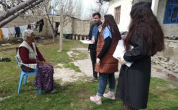 Van’da sağlık ekipleri köy köy gezerek sağlık hizmeti veriyor
