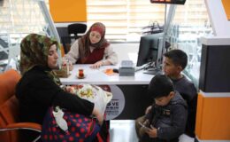 Muradiye’de 100 Çocuğa Kütüphane Kartı