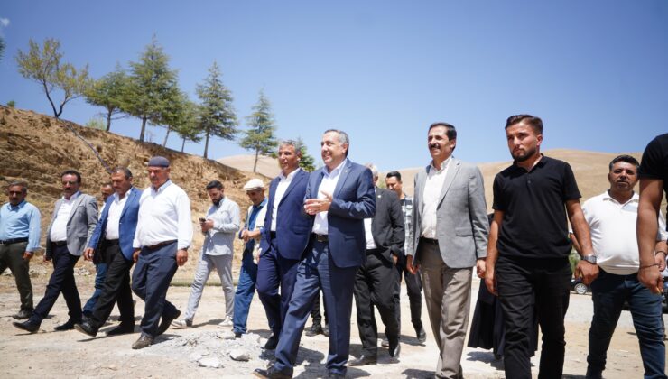 Ak Parti Van İl Başkanı Arvas vatandaşların sorun ve sıkıntısını dinledi