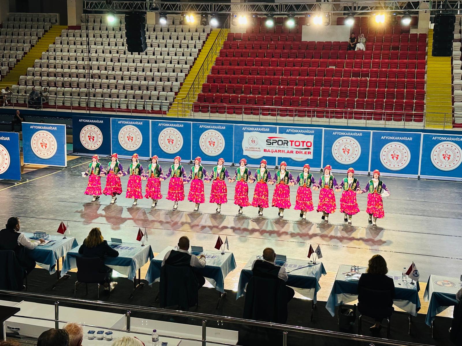 Van halkoyunları ekibinden büyük başarı !!!