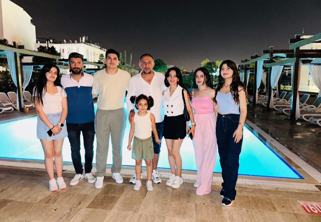 Antalya’da yaşayan Van’lı işadamlarından Halkoyunları kadın takımına tam destek