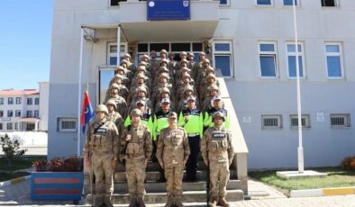 Tuğgeneral Avkıran ilçe ziyaretlerine devam ediyor