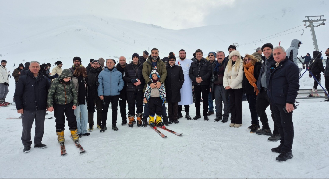 Van’da basın mensupları Abalı Kayak Merkezinde buluştu