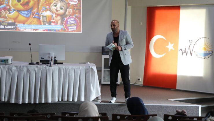 Yazar Yetkin okurları ile buluştu