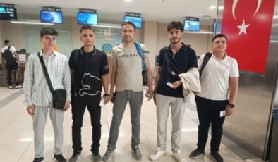 Vanlı Öğrenciler Çekya’ya Uğurlandı
