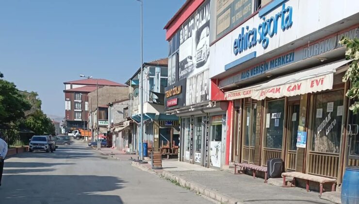 Van’ın Muradiye İlçesinde Gergin Bekleyiş