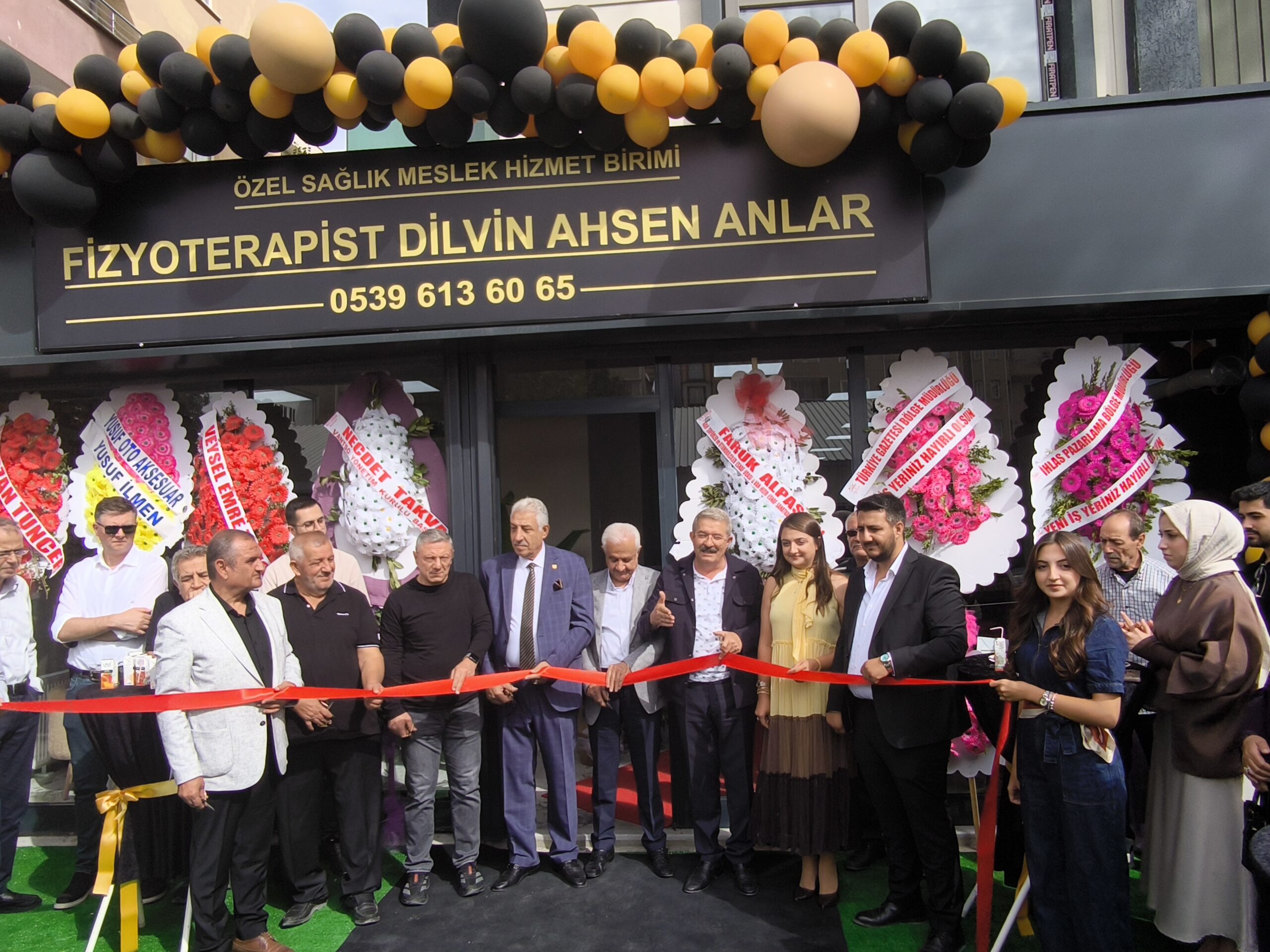 Fizyoterapist Ahsen Anlar, Van’da yeni bir sağlık merkezi açtı
