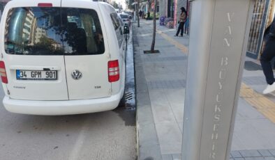 VAN’DA BÜROKRATİK TIKANIKLIK TEPKİ ÇEKİYOR  SIHKE CADDESİ’NDE SU 45 GÜNDÜR BOŞA AKIYOR!